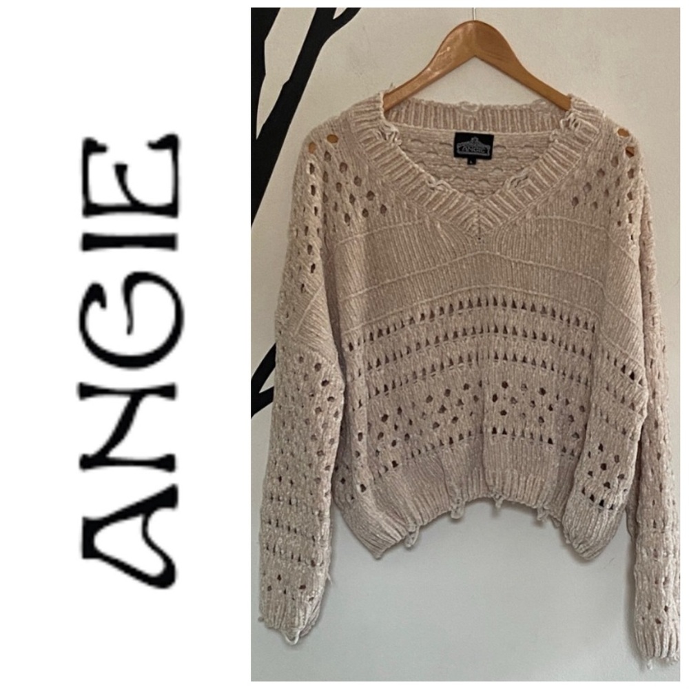 NWOT Angie chenille super soft neutral distressed knit sweater